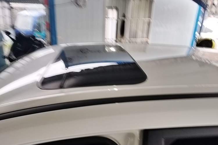 Used CHANGAN OSHAN X5 2021 1.6L CVT Luxury Model Roof