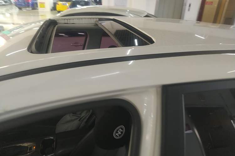 Used CHANGAN OSHAN X5 2021 1.6L CVT Luxury Model Roof