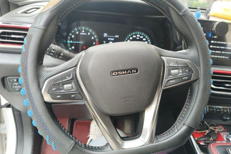 Used CHANGAN OSHAN X5 2021 Revised Version 1.5T DCT Luxury Edition Steering Wheel