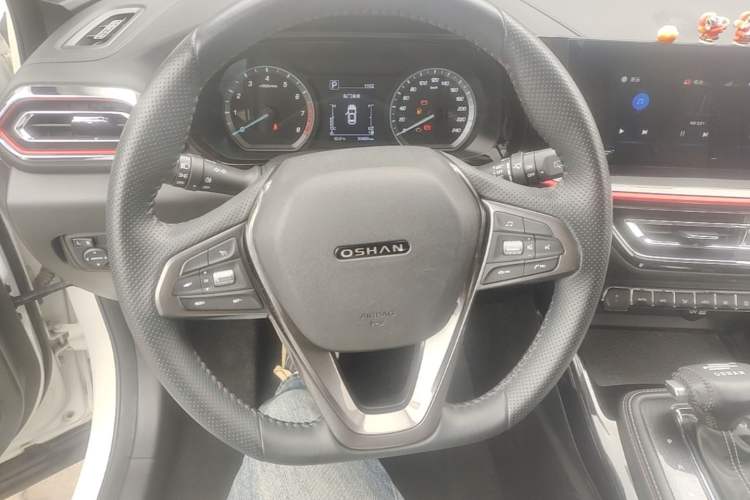 Used CHANGAN OSHAN X5 2021 Revised Version 1.5T DCT Luxury Edition Steering Wheel