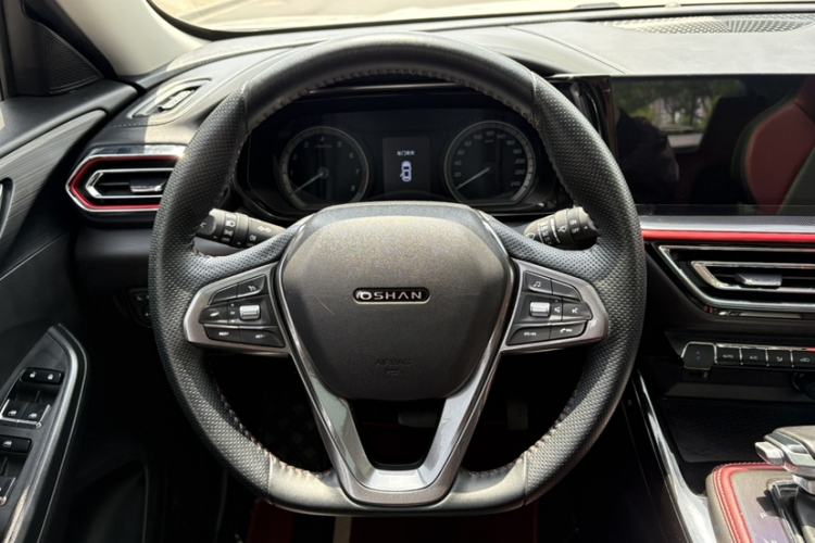 Used CHANGAN OSHAN X5 2021 Revised Version 1.5T DCT Luxury Edition Steering Wheel