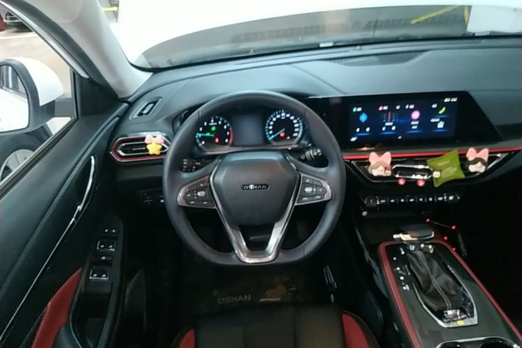 Used CHANGAN OSHAN X5 2021 Revised Version 1.5T DCT Luxury Edition Steering Wheel