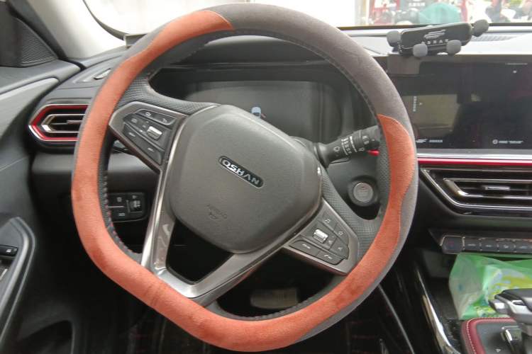 Used CHANGAN OSHAN X5 2021 1.5T DCT Flagship Edition Steering Wheel