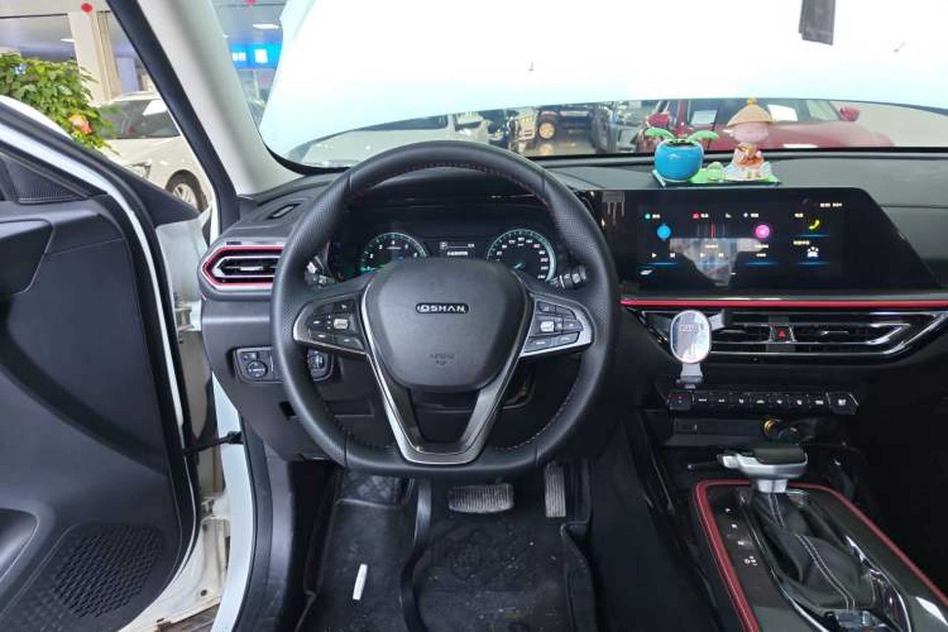 Used CHANGAN OSHAN X5 2021 Revised Version 1.5T DCT Luxury Edition Steering Wheel