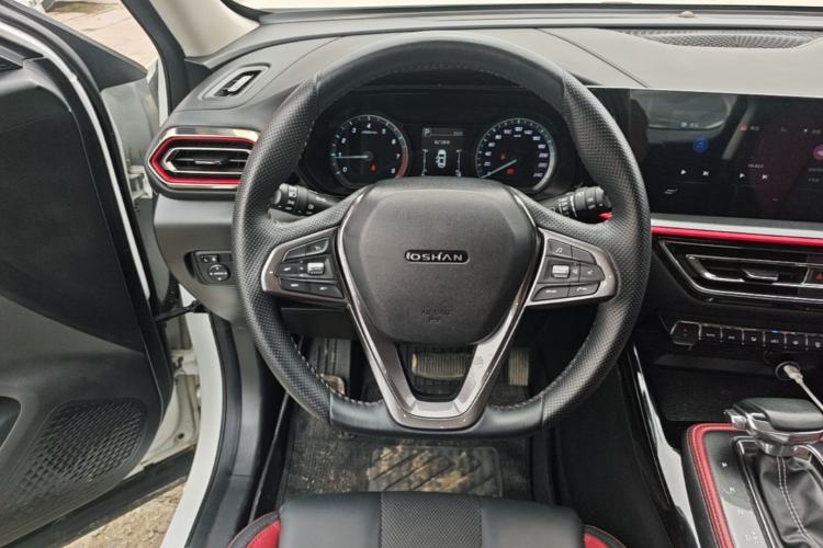 Used CHANGAN OSHAN X5 2021 Revised Version 1.5T DCT Luxury Edition Steering Wheel