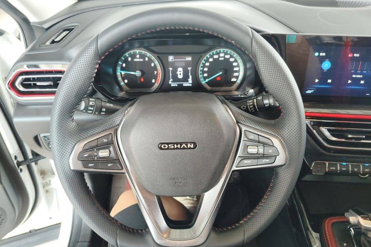 Used CHANGAN OSHAN X5 2021 Revised Version 1.5T DCT Luxury Edition Steering Wheel