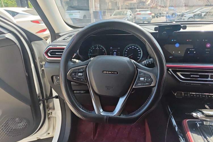 Used CHANGAN OSHAN X5 2021 Revised Version 1.5T DCT Luxury Edition Steering Wheel