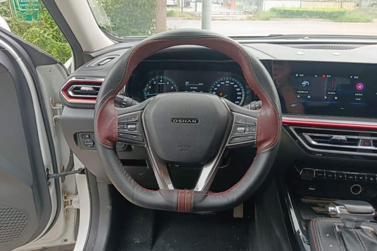 Used CHANGAN OSHAN X5 2021 Revised Version 1.5T DCT Luxury Edition Steering Wheel