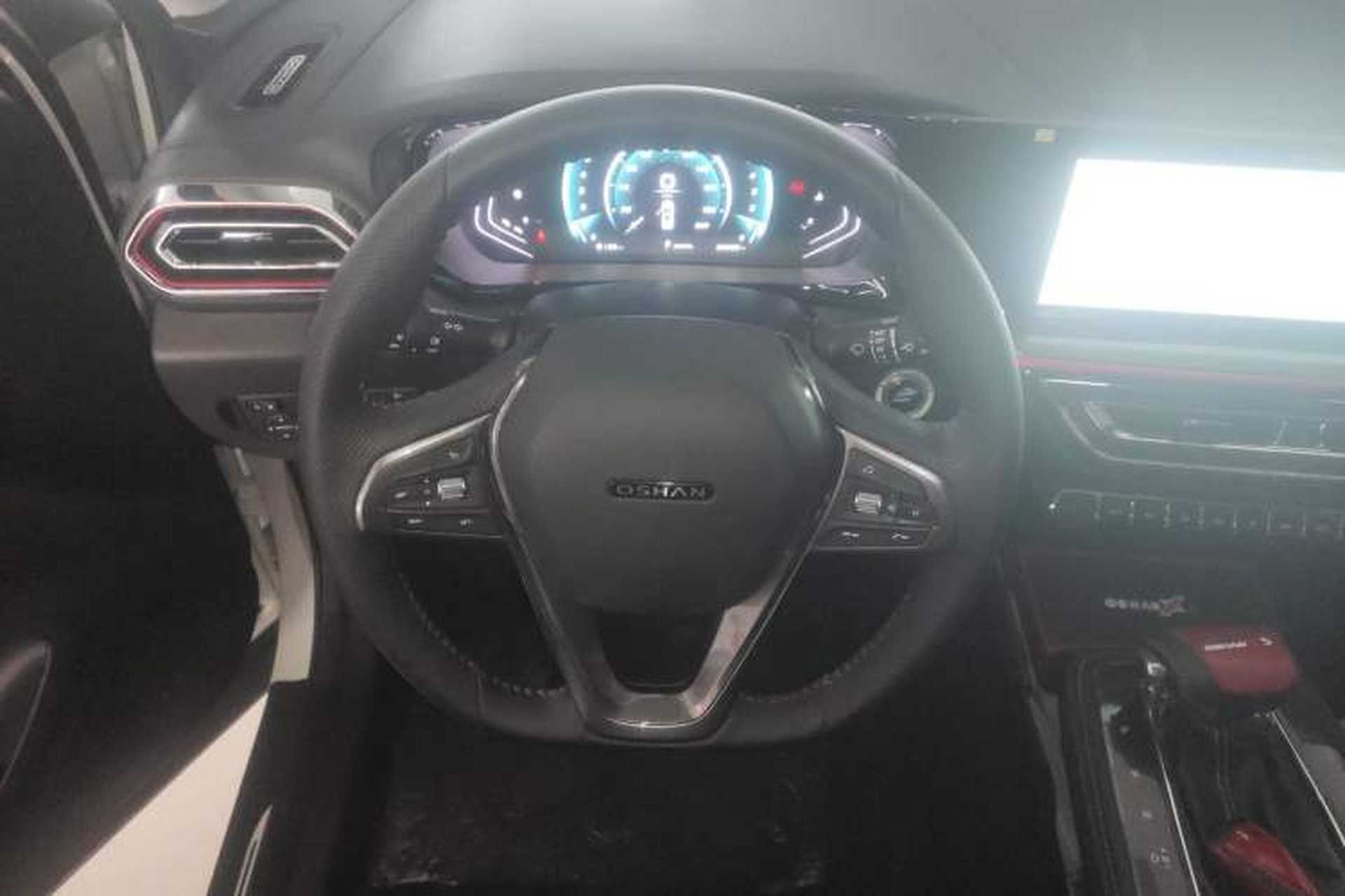 Used CHANGAN OSHAN X5 2021 1.5T DCT Prestige Edition Steering Wheel