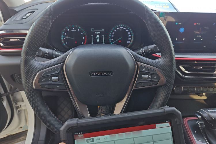 Used CHANGAN OSHAN X5 2021 Revised Version 1.5T DCT Luxury Edition Steering Wheel