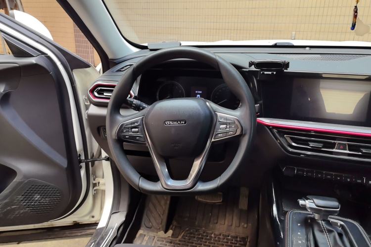 Used CHANGAN OSHAN X5 2021 1.6L CVT Luxury Version Steering Wheel