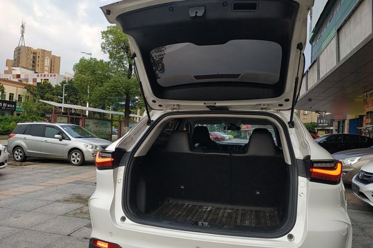 Used CHANGAN OSHAN X5 2021 1.6L CVT Comfort Model Trunk