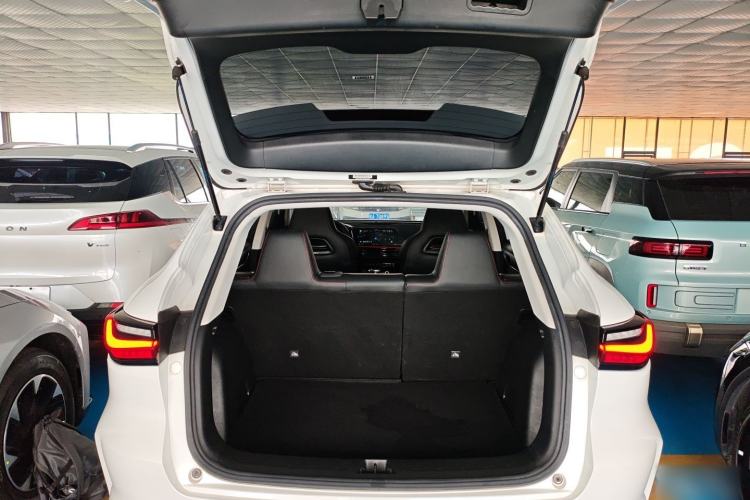 Used CHANGAN OSHAN X5 2021 1.6L CVT Luxury Model Trunk