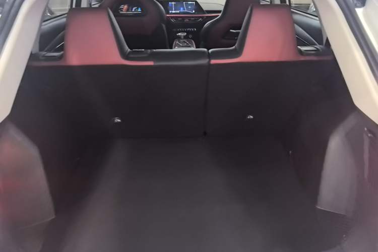 Used CHANGAN OSHAN X5 2021 1.5T DCT Prestige Edition Trunk