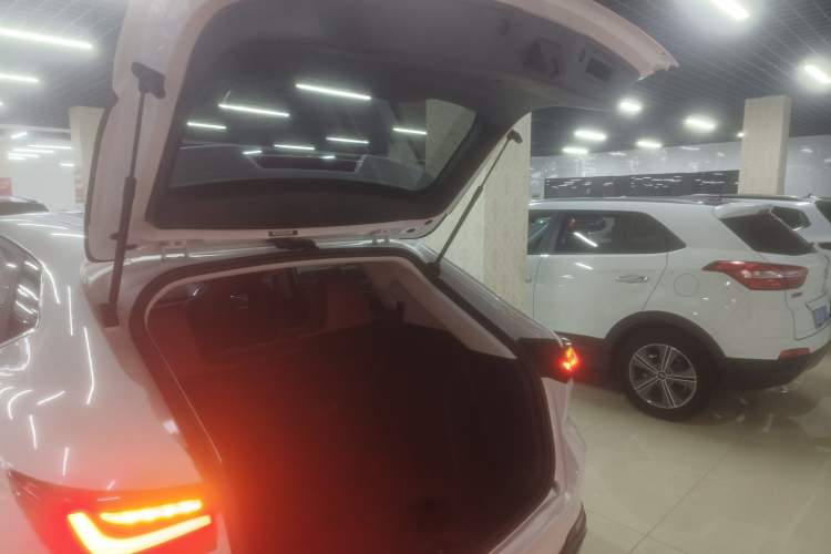 Used CHANGAN OSHAN X5 2021 1.5T DCT Prestige Edition Trunk