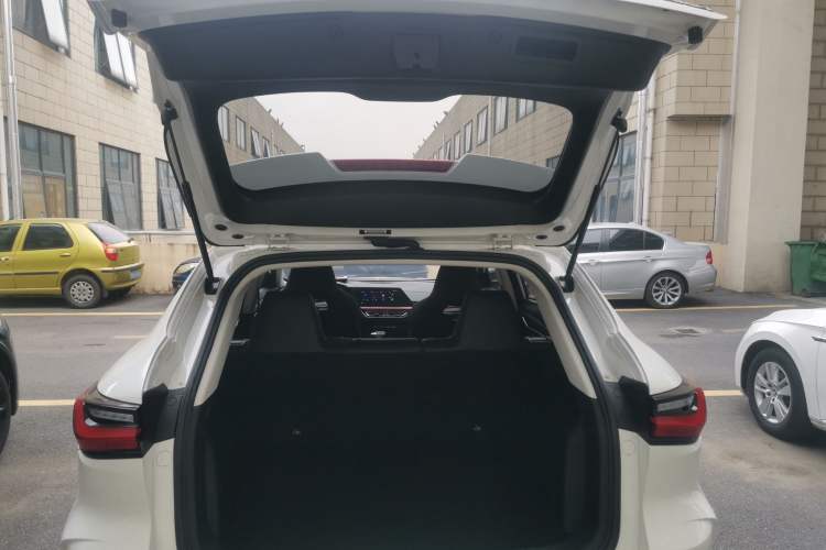 Used CHANGAN OSHAN X5 2021 Revised Version 1.5T DCT Luxury Edition Trunk
