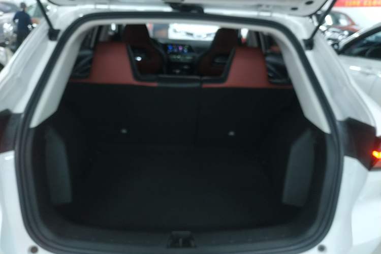 Used CHANGAN OSHAN X5 2021 Revised Version 1.5T DCT Luxury Edition Trunk