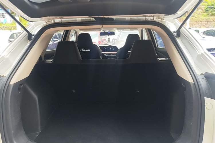 Used CHANGAN OSHAN X5 2021 Revised Version 1.5T DCT Luxury Edition Trunk