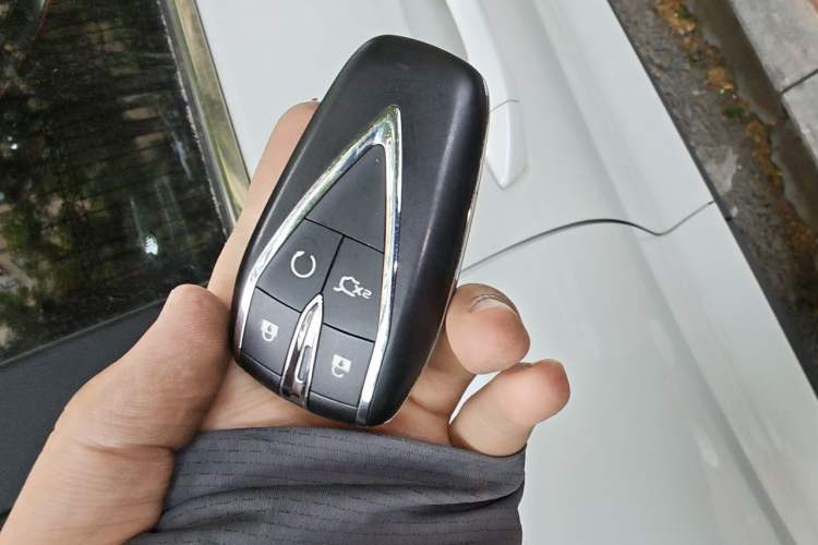 Used CHANGAN OSHAN X5 2021 1.6L CVT Luxury Model Vehicle Key