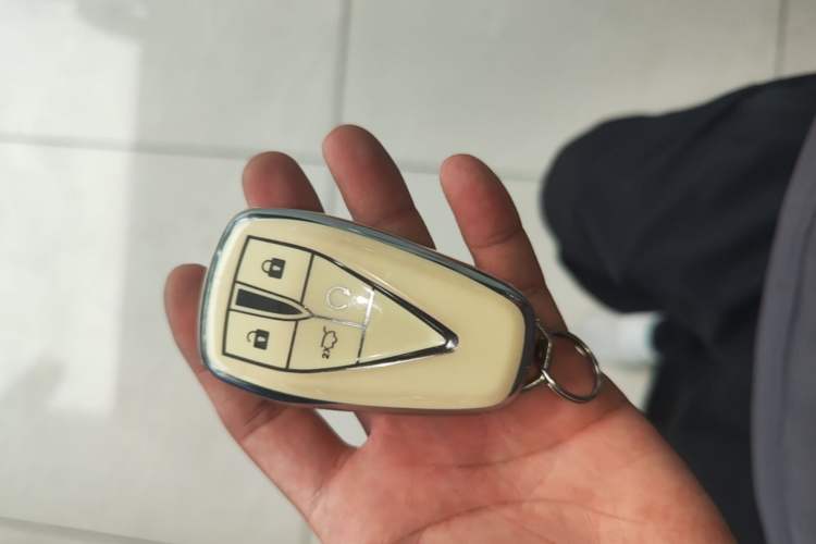 Used CHANGAN OSHAN X5 2021 1.6L CVT Luxury Model Vehicle Key