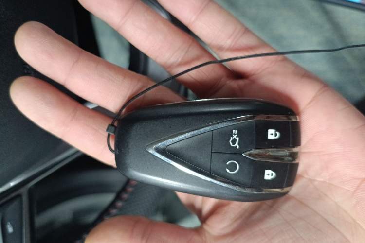 Used CHANGAN OSHAN X5 2021 1.6L CVT Luxury Model Vehicle Key