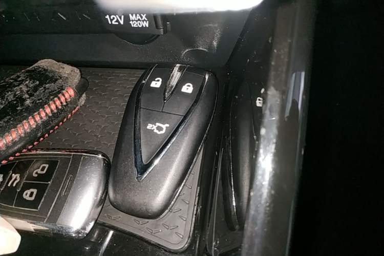 Used CHANGAN OSHAN X5 2021 1.6L CVT Comfort Model Vehicle Key