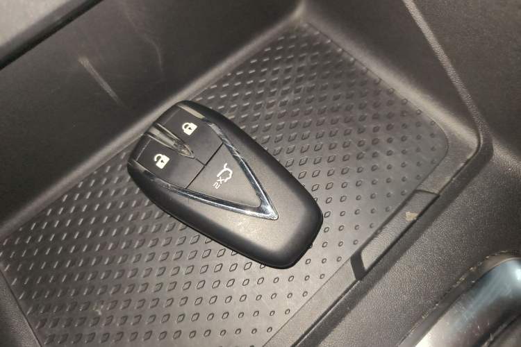 Used CHANGAN OSHAN X5 2021 Revised Version 1.6L Manual Luxury Edition Vehicle Key