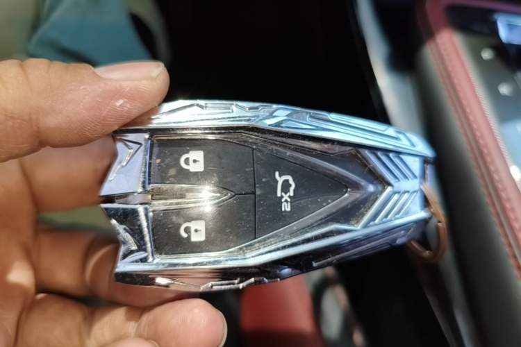 Used CHANGAN OSHAN X5 2021 Revised Version 1.5T DCT Luxury Edition Vehicle Key