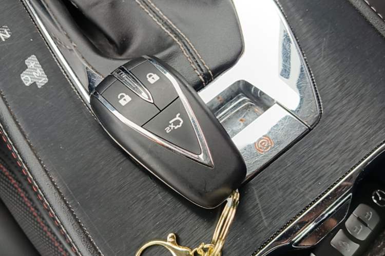 Used CHANGAN OSHAN X5 2021 Revised Version 1.5T DCT Luxury Edition Vehicle Key