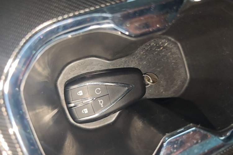 Used CHANGAN OSHAN X5 2021 1.5T DCT Prestige Edition Vehicle Key
