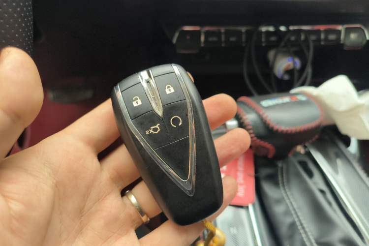 Used CHANGAN OSHAN X5 2021 1.5T DCT Prestige Edition Vehicle Key