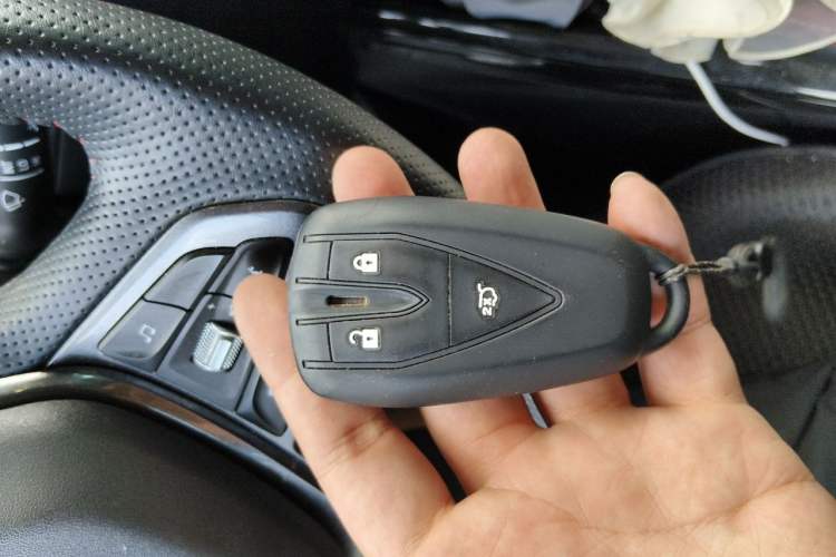 Used CHANGAN OSHAN X5 2021 1.5T DCT Luxury Edition Vehicle Key