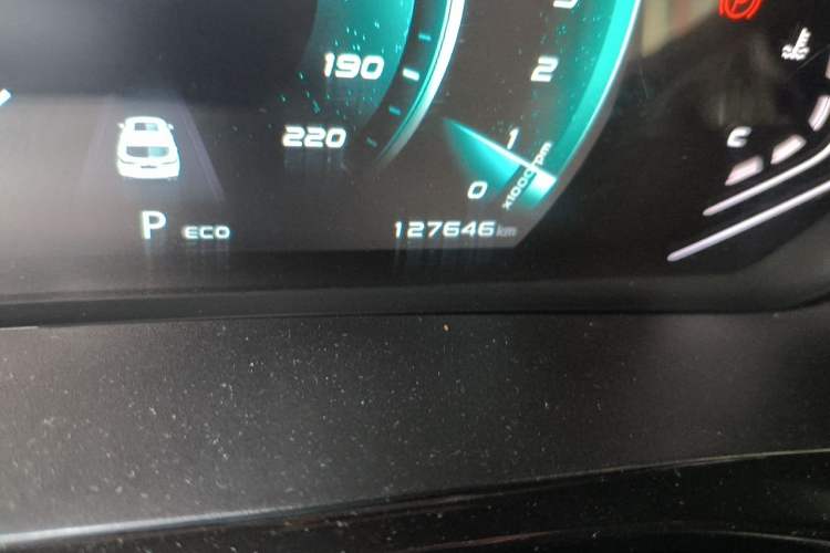 Used CHANGAN OSHAN X5 2021 1.5T DCT Prestige Edition Odometer Close Up