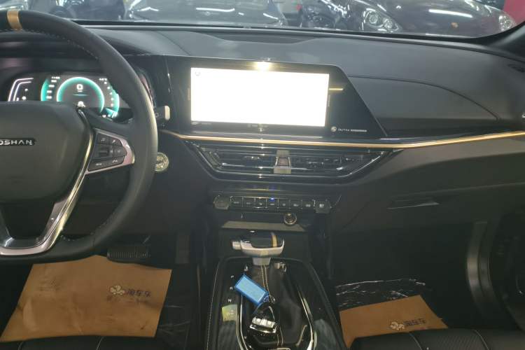 Used CHANGAN OSHAN X5 2022 1.5T DCT Xiake Edition Audio And AC Panel