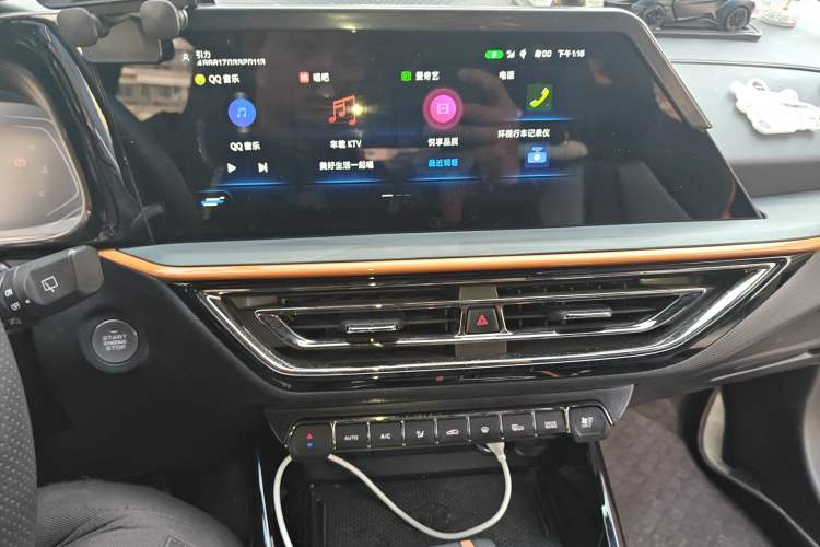 Used CHANGAN OSHAN X5 2022 Sport Edition 1.5T DCT Hurricane Sonic Audio And AC Panel