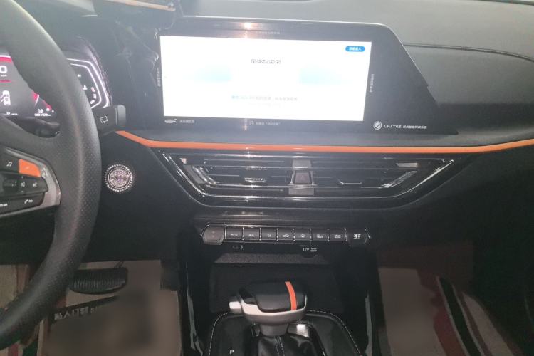 Used CHANGAN OSHAN X5 2022 Sport Edition 1.5T DCT Hurricane Sonic Audio And AC Panel