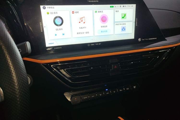 Used CHANGAN OSHAN X5 2022 Sport Edition 1.5T DCT Hurricane Sonic Audio And AC Panel