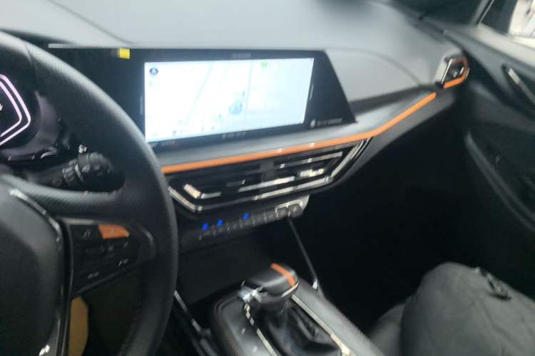 Used CHANGAN OSHAN X5 2022 Sport Edition 1.5T DCT Hurricane Sonic Audio And AC Panel