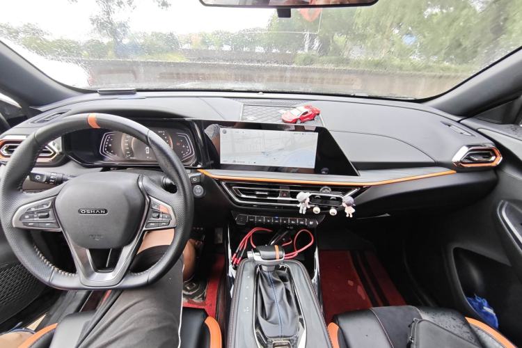 Used CHANGAN OSHAN X5 2022 Sport Edition 1.5T DCT Hurricane Sonic Center Console