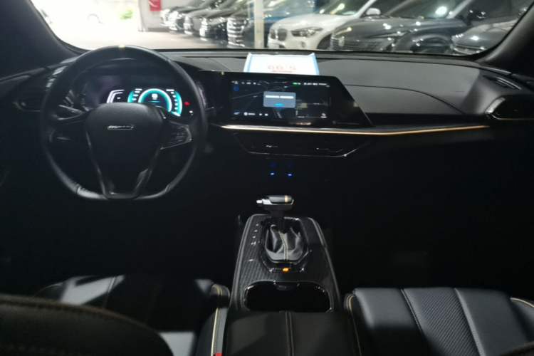 Used CHANGAN OSHAN X5 2022 1.5T DCT Xiake Edition Center Console