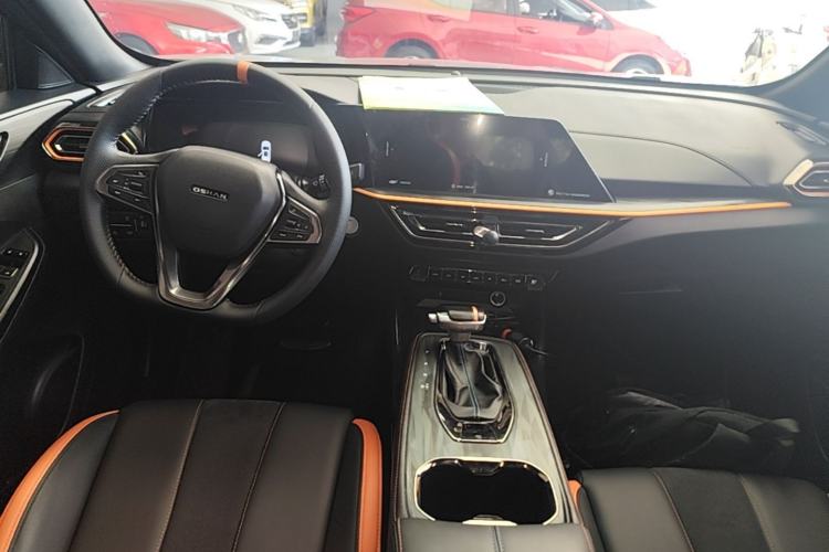 Used CHANGAN OSHAN X5 2022 Sport Edition 1.5T DCT Cyclone Assault Center Console