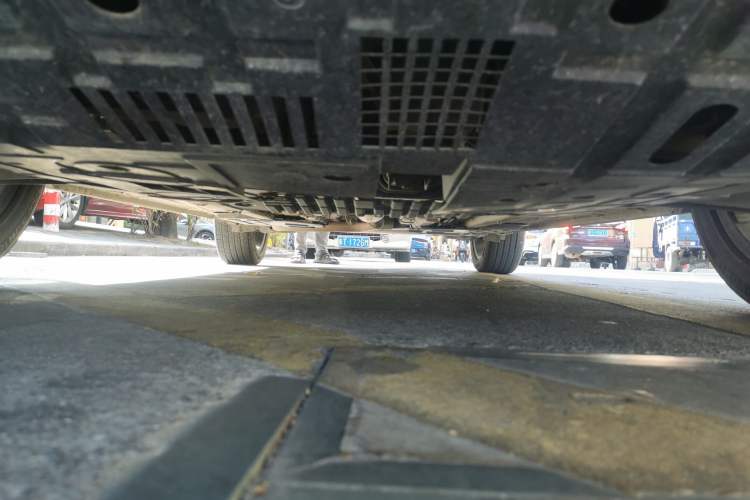 Used CHANGAN OSHAN X5 2022 1.5T DCT Tiger Roar Limited Edition Chassis Front