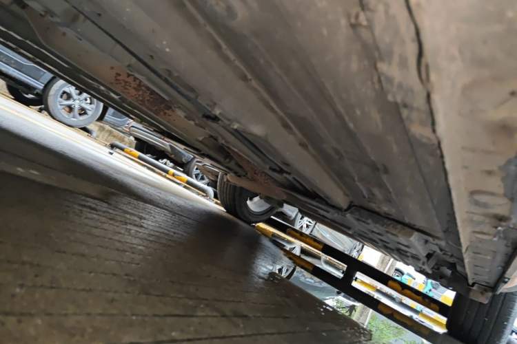 Used CHANGAN OSHAN X5 2022 Sport Edition 1.5T DCT Hurricane Sonic Chassis Front Left