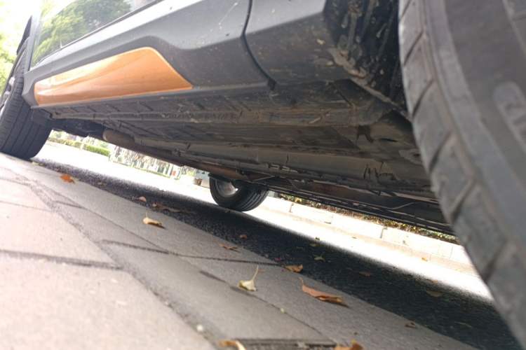 Used CHANGAN OSHAN X5 2022 Sport Edition 1.5T DCT Hurricane Sonic Chassis Front Right