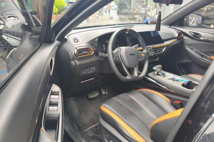 Used CHANGAN OSHAN X5 2022 Sport Edition 1.5T DCT Hurricane Sonic Driver Seat