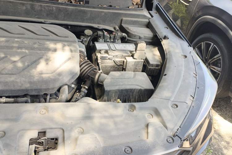 Used CHANGAN OSHAN X5 2022 1.5T DCT Xiake Edition Engine Bay Left