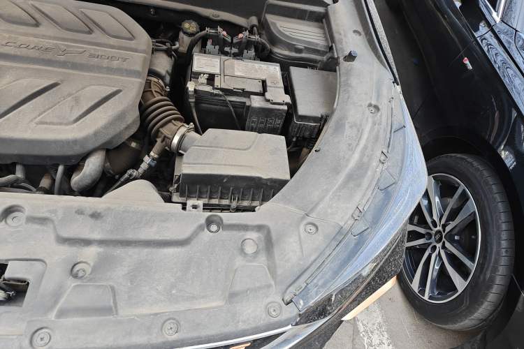 Used CHANGAN OSHAN X5 2022 Sport Edition 1.5T DCT Hurricane Sonic Engine Bay Left