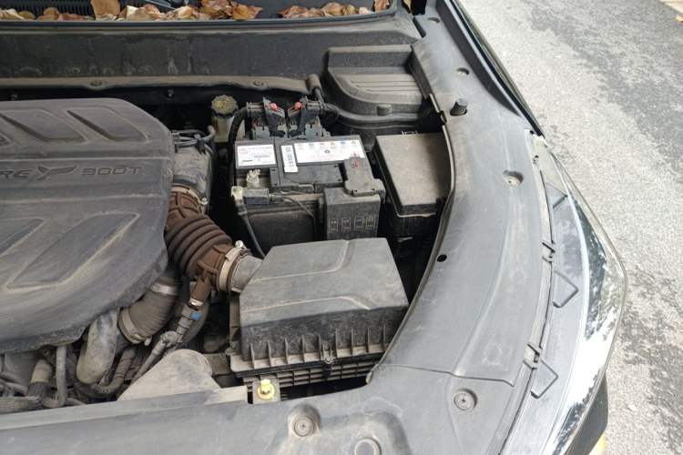 Used CHANGAN OSHAN X5 2022 Sport Edition 1.5T DCT Hurricane Sonic Engine Bay Left