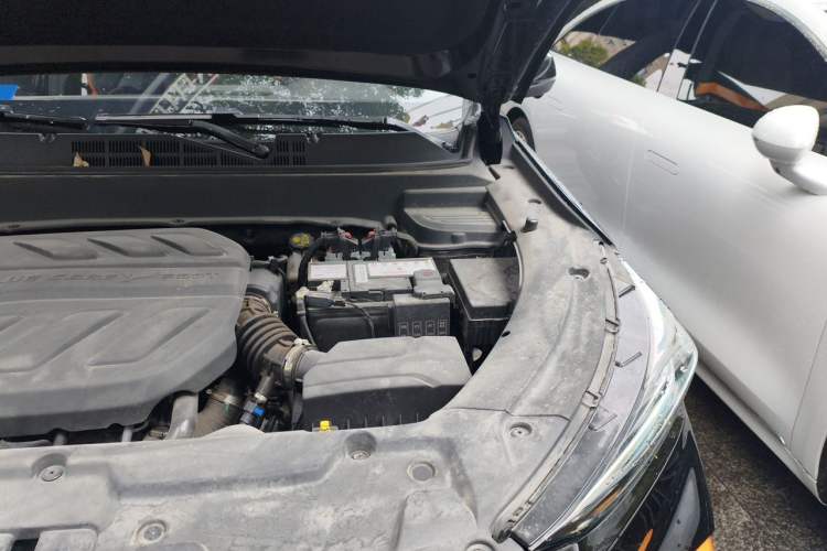 Used CHANGAN OSHAN X5 2022 Sport Edition 1.5T DCT Hurricane Sonic Engine Bay Left
