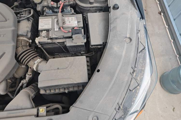 Used CHANGAN OSHAN X5 2022 Sport Edition 1.5T DCT Hurricane Sonic Engine Bay Left